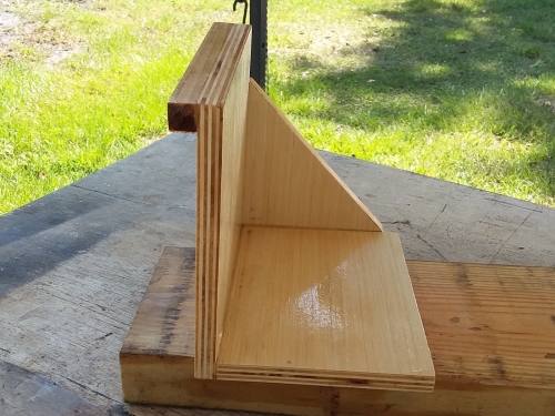 A shelf to mount the power box on my big telescope.