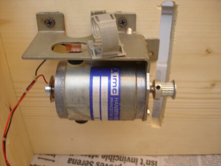 Details of how the motor is mounted.
