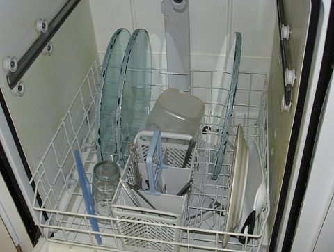 Cleaning glass circles in the dishwasher.