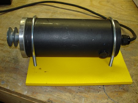 The motor mounted on thick plastic.