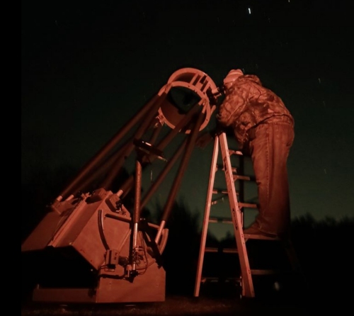 Viewing through the 20 inch Obsession telescope.